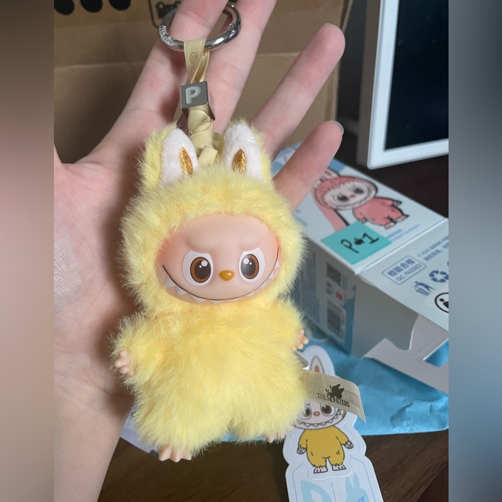 Labubu P Pin for Love